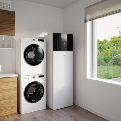 Pompe à chaleur air-eau Daikin Altherma dans une maison équipée par Innovasun, installateur RGE dans le Var. Solution performante pour chauffage et eau chaude sanitaire, avec aides financières 2025 : MaPrimeRénov’, primes CEE, éco-PTZ et TVA réduite.