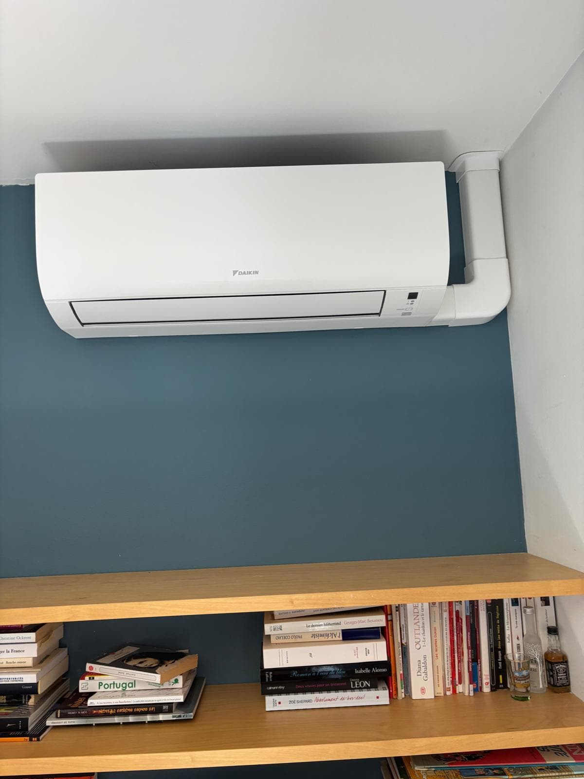Mono-split Daikin dans un bureau, pose en demi-journée